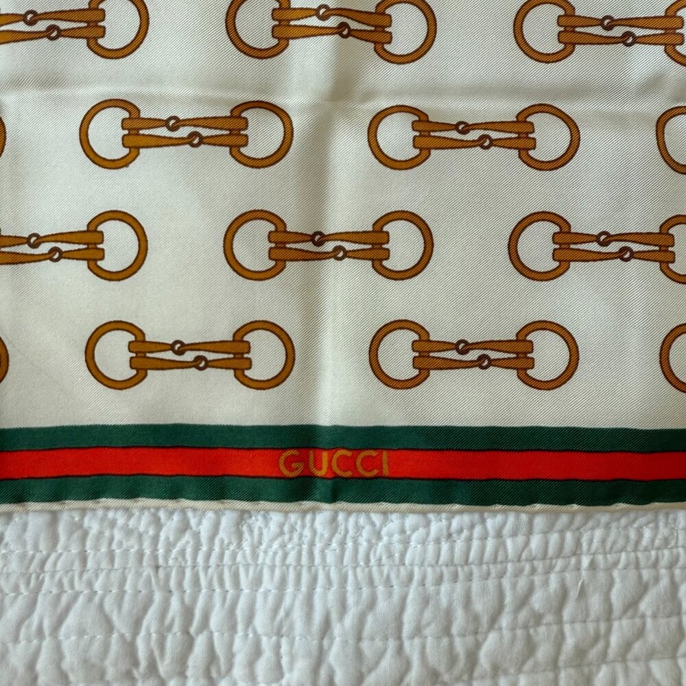Gucci Vintage Silk Scarf Horsebit Snaffle Bit Red Green Stripe 26”x26” - Picture 2 of 6